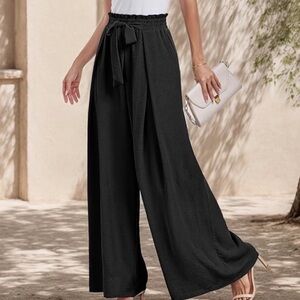 Hey moments NWT M Black Wide-Leg lightweight pockets tie smocked waist Pants